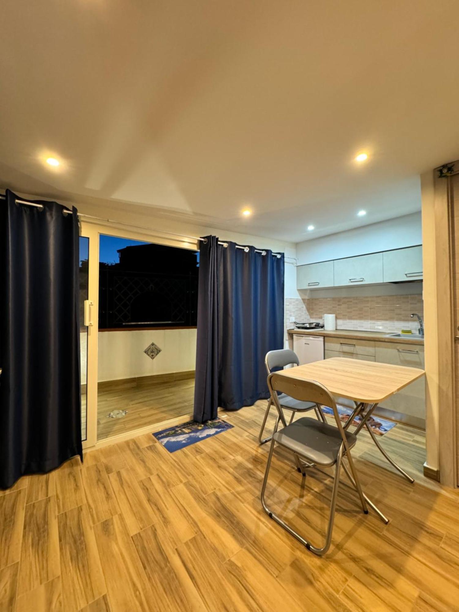 Stay In Center Tao Apartments ตาออร์มินา ภายนอก รูปภาพ