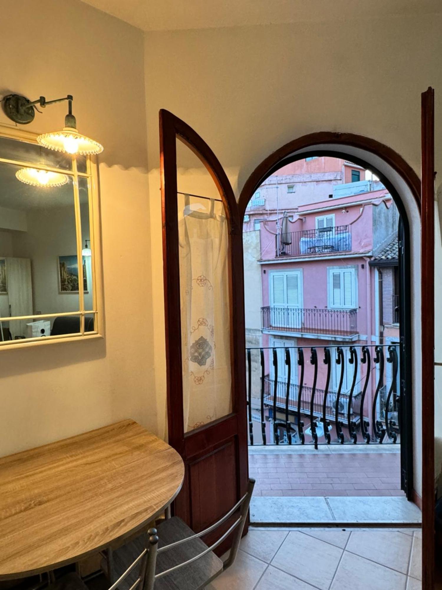 Stay In Center Tao Apartments ตาออร์มินา ภายนอก รูปภาพ